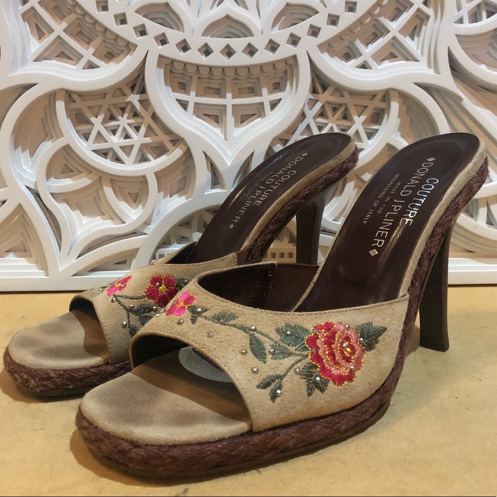 Donald J Pliner Couture floral slides 🌺
